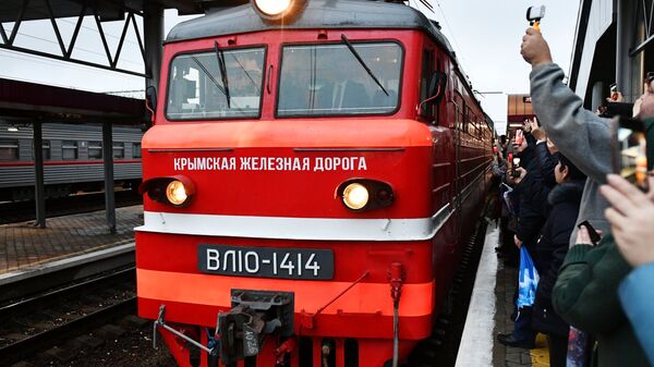 Прибытие пассажирского поезда  Москва – Симферополь