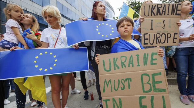 Европу тайком готовят к неприятному сожительству с Украиной