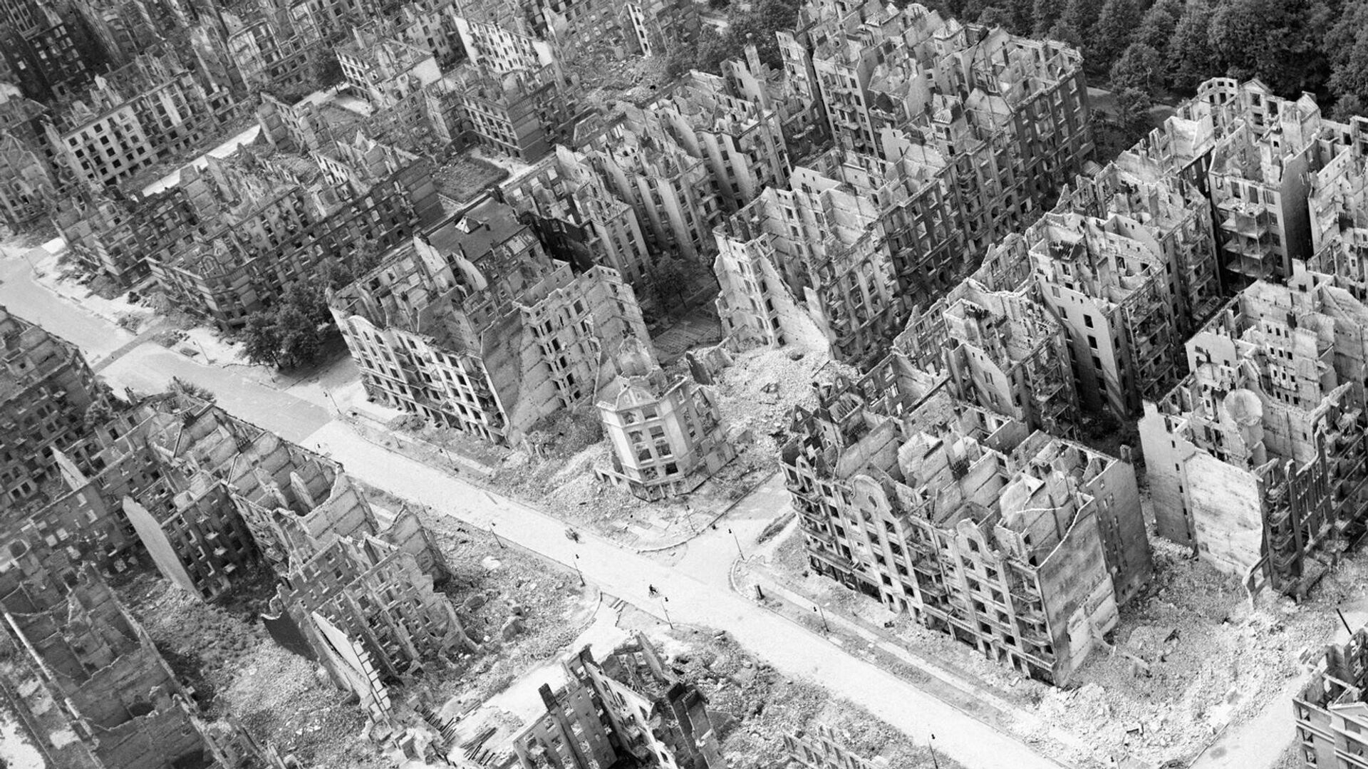 Бомбардировка Гамбурга 1943-1945 года  - РИА Новости, 1920, 07.12.2023