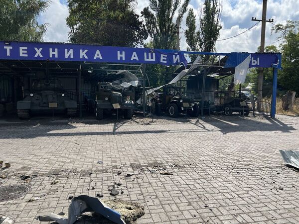 Выставка техники разрушение Донецк